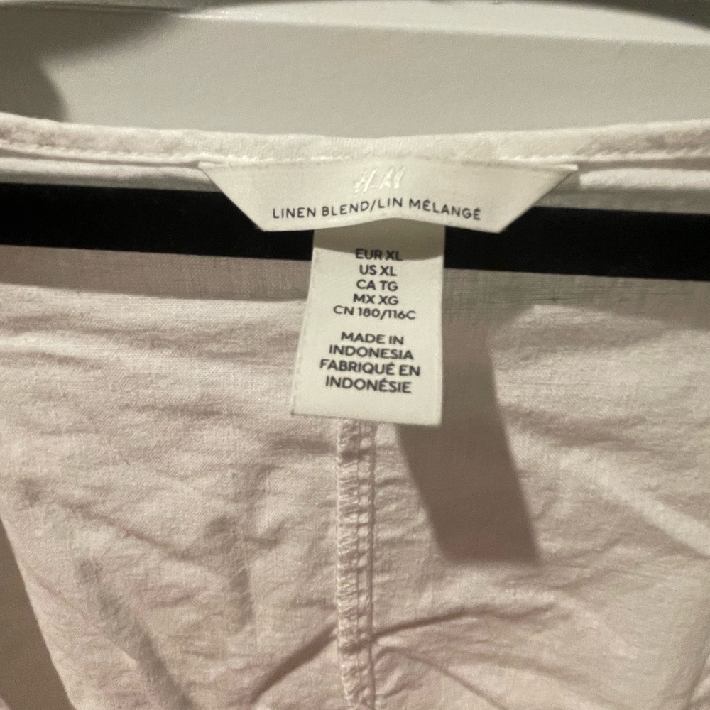 H&M White linen blend V-Neck Button-Front Puff Sleeve Blouse - Picture 2 of 2